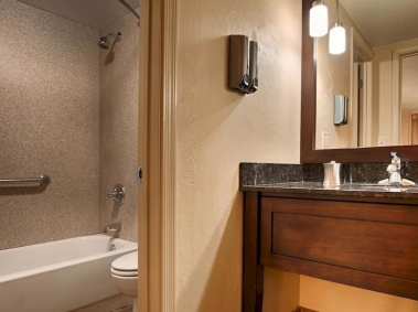 バスルームにはバスタブがあります/イメージ