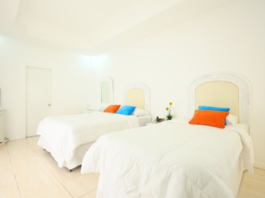 白を基調にしたお部屋です。シンプルですが落ち着空間です/イメージ